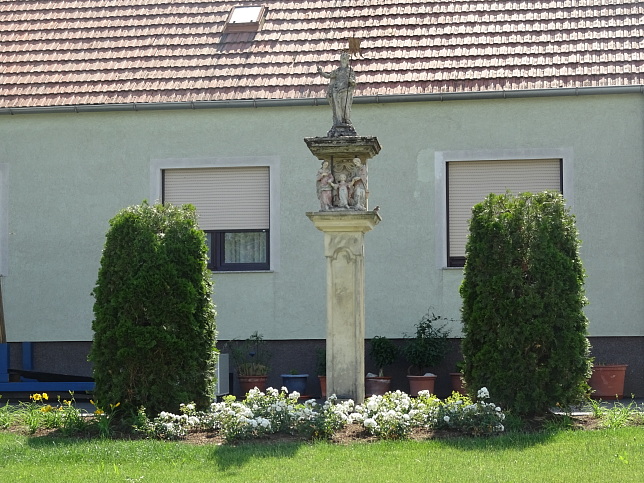Kleinhflein, Statue