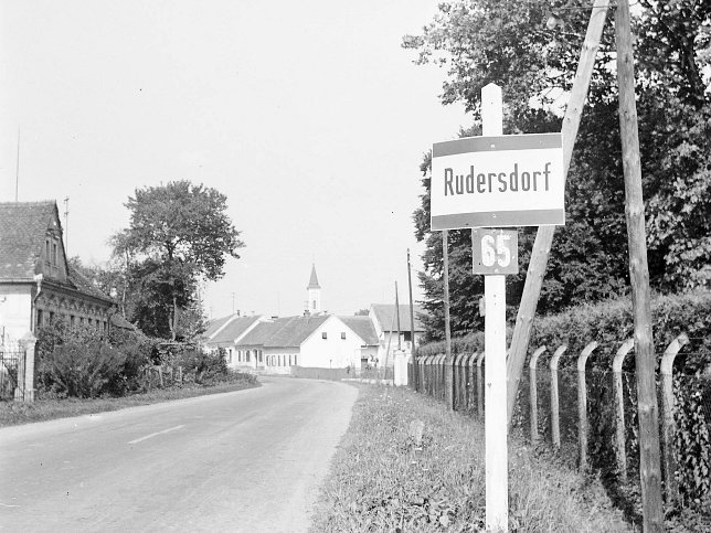 Rudersdorf, Ortseinfahrt
