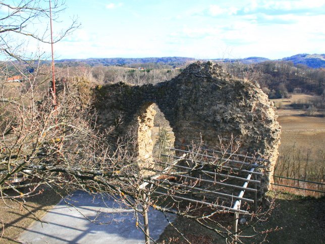 Burgruine Neuhaus am Klausenbach