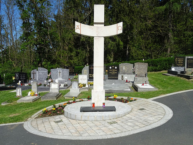 Badersdorf, Friedhofskreuz