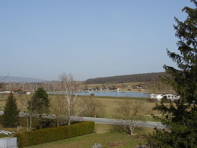 Burg, Badesee