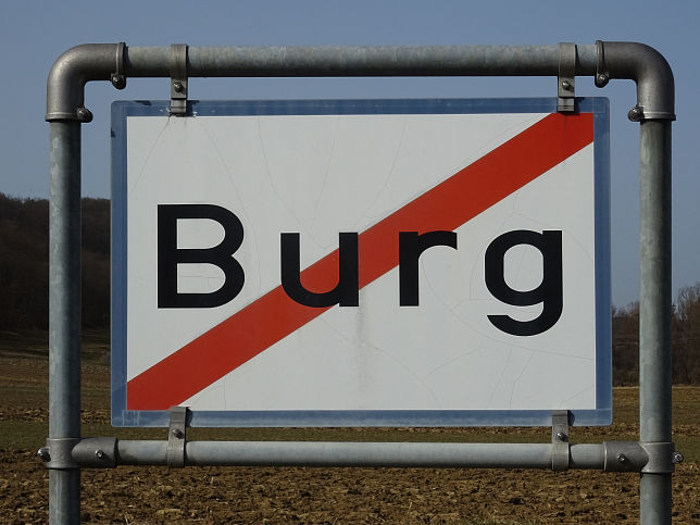 Burg, Ortstafel