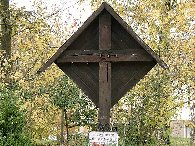 Burgauberg, Hirschbeck-Kreuz
