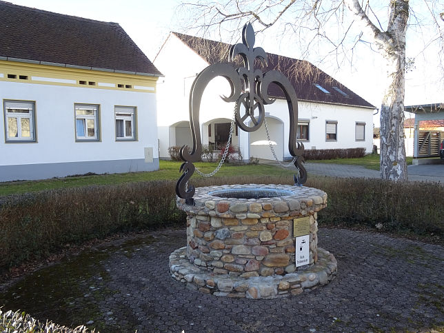 Dt. Kaltenbrunn, Brunnen am Hauptplatz