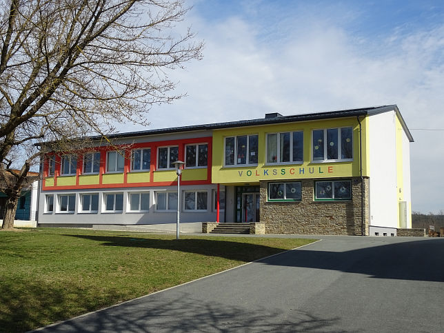 Dt. Tschantschendorf, Volksschule