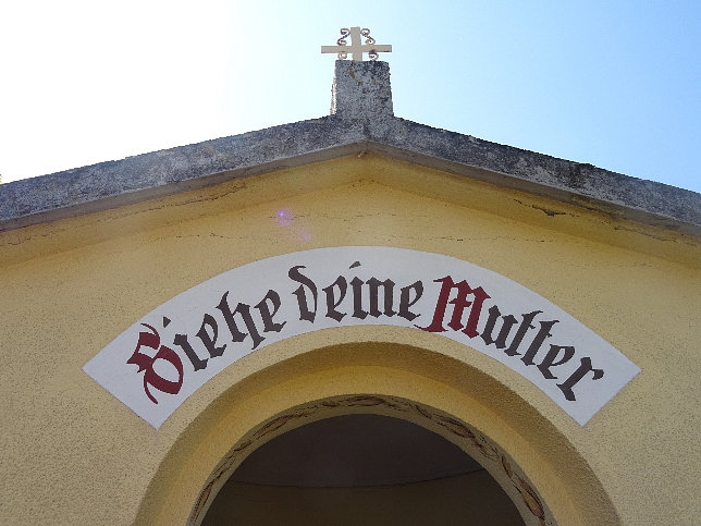 Gamischdorf, Bildstock, Siehe deine Mutter