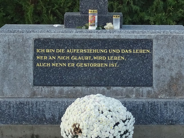Gromrbisch, Friedhofskreuz