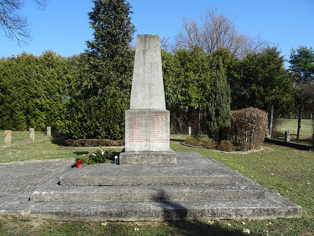 Gro�petersdorf, Sowjetischer Soldatenfriedhof