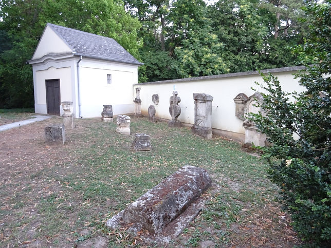 Halbturn, Alter Friedhof