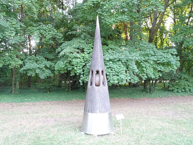 Halbturn, Skulpturen im Park