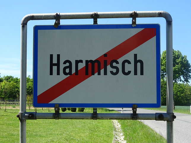 Harmisch, Ortstafel