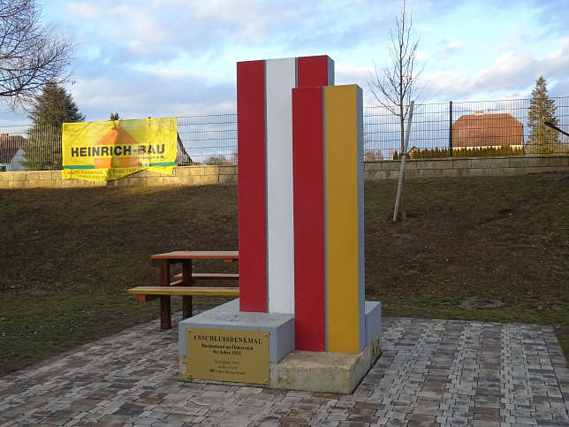 Heiligenkreuz, Anschlussdenkmal