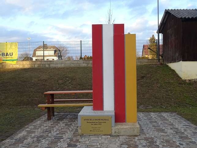 Heiligenkreuz, Anschlussdenkmal