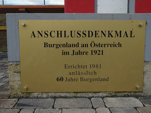 Heiligenkreuz, Anschlussdenkmal