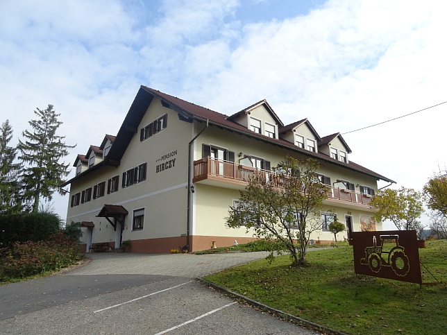 Henndorf, Pension Hirczy