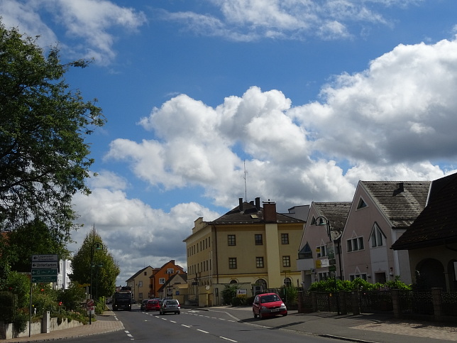 Jennersdorf, Post und Polizei
