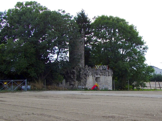 Kittsee, Knstliche Ruine