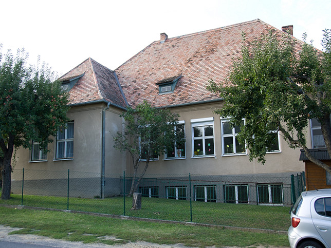Kleinmutschen, Volksschule