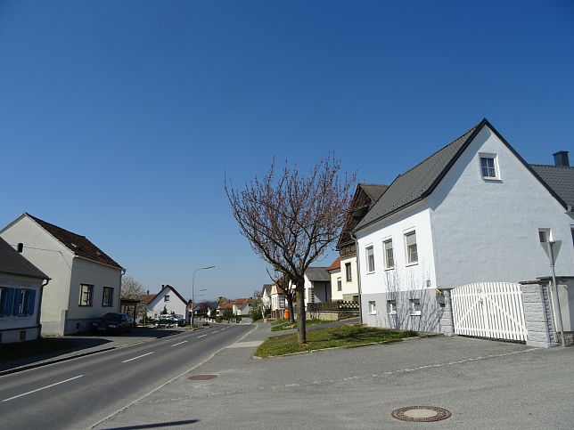 Kleinpetersdorf, Ortstafel
