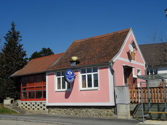 Kleinpetersdorf, Pub Orange