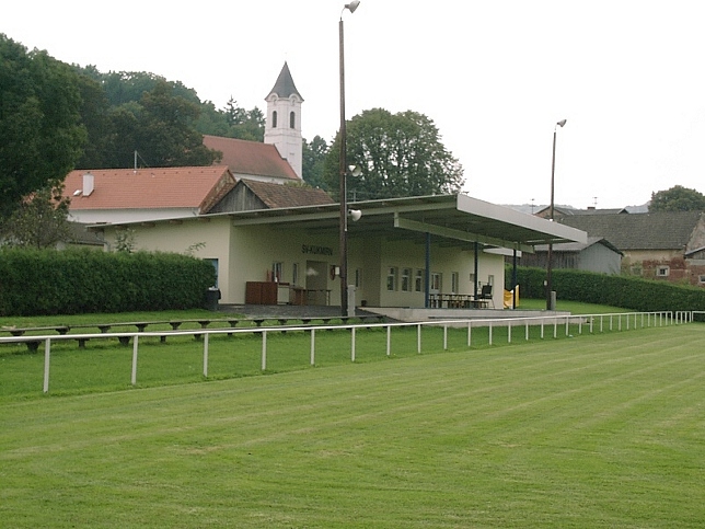 Kukmirn, Sportplatz