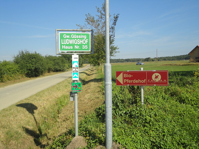 Ludwigshof, Wegweiser