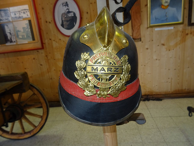 Marz, Feuerwehrhelm