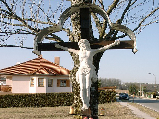 Miedlingsdorf, Kreuz