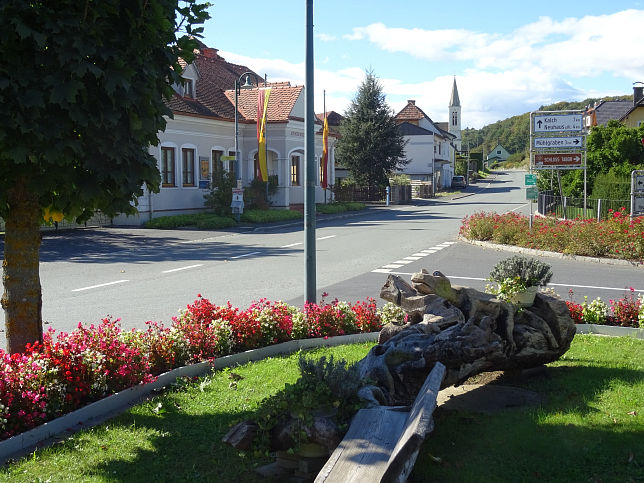Minihof Liebau, Dorfplatz