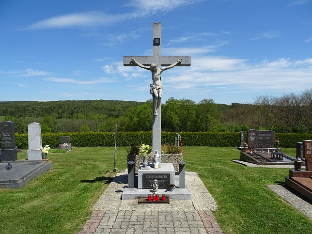 Neuhaus in der Wart, Friedhofskreuz