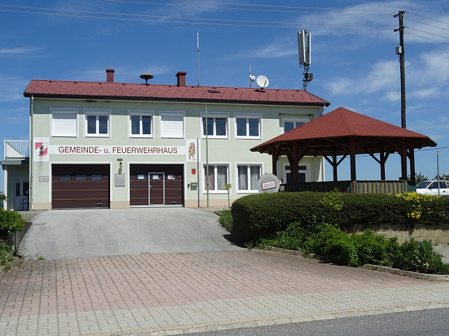 Neuhaus in der Wart, Gemeinde- und Feuerwehrhaus