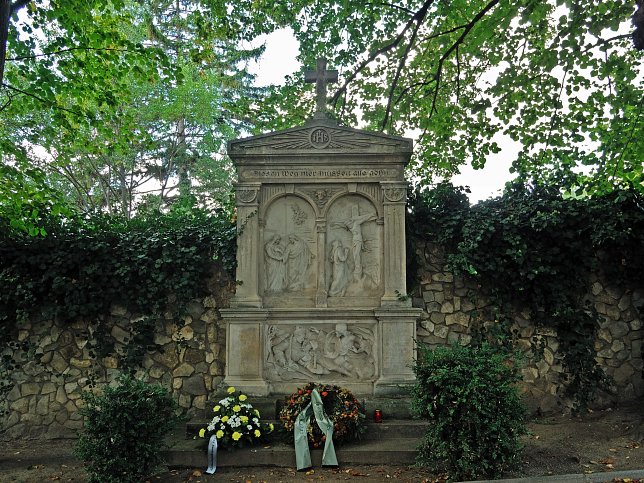 Neusiedl am See, Grabdenkmal/Epitaph