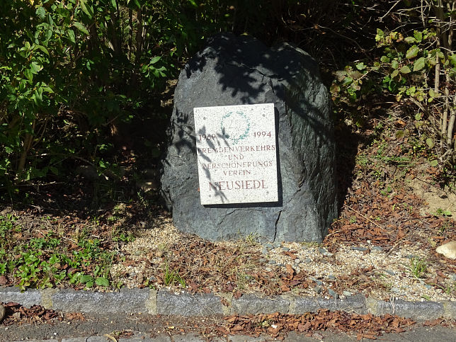 Neusiedl bei Güssing, Gedenkstein Verschönerungsverein