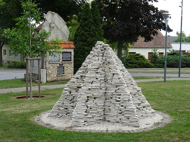 Nickelsdorf, Hauptplatz
