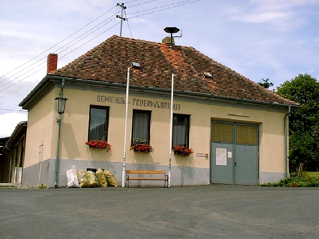 Oberpodgoria, Gemeindeamt und Feuerwehr