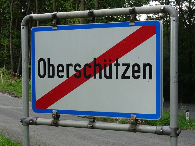 Oberschtzen, Ortstafel