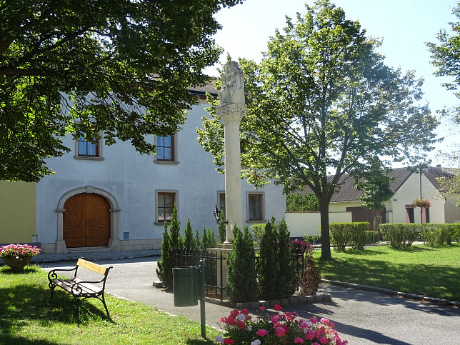 Parndorf, Dreifaltigkeitssule