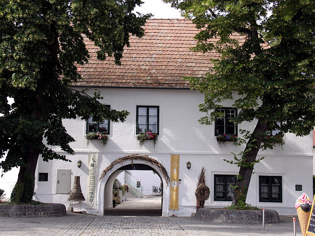 Pttsching, Ehemaliger Meierhof