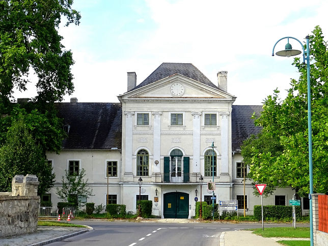 Potzneusiedl, Schloss Potzneusiedl