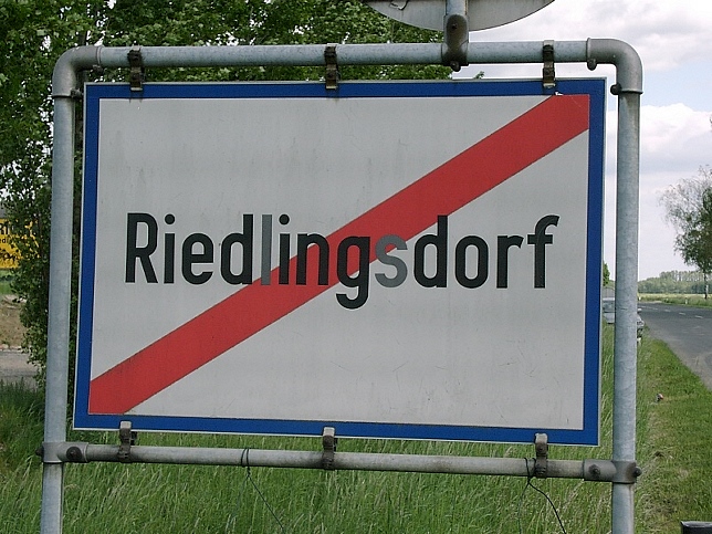 Riedlingsdorf, Ortstafel