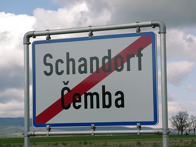 Schandorf, Ortstafel