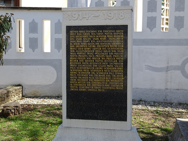 Schtzen am Gebirge, Kriegerdenkmal