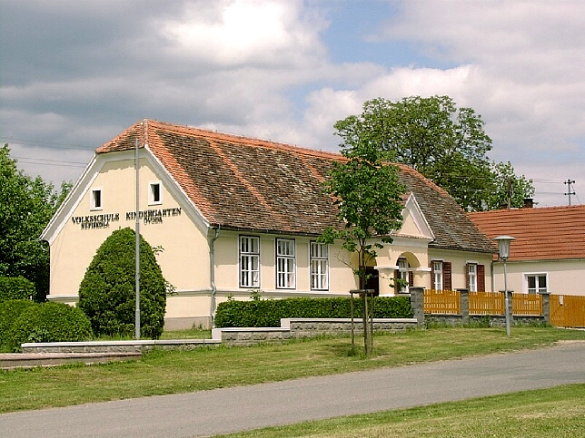 Siget in der Wart, Evang. Volksschule