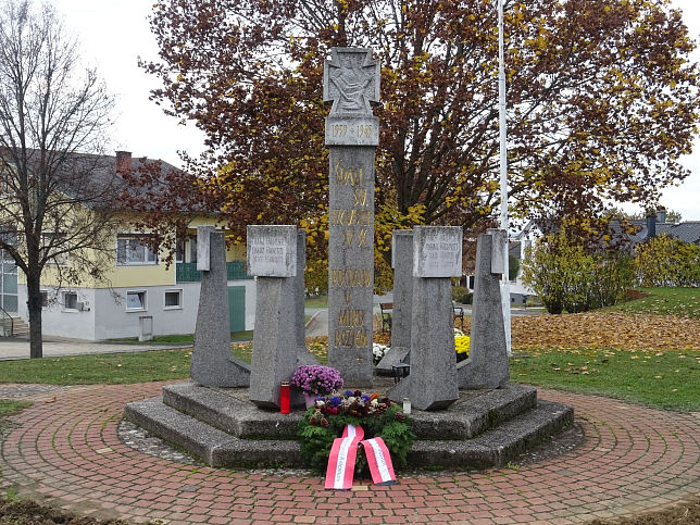 Spitzzicken, Kriegerdenkmal