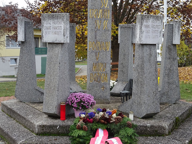 Spitzzicken, Kriegerdenkmal