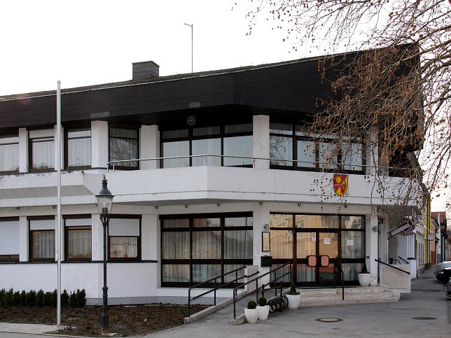 Steinbrunn, Gemeindeamt