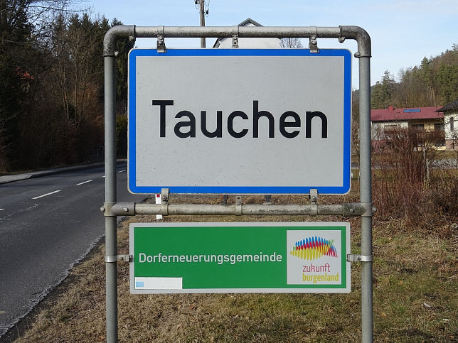 Tauchen, Ortstafel