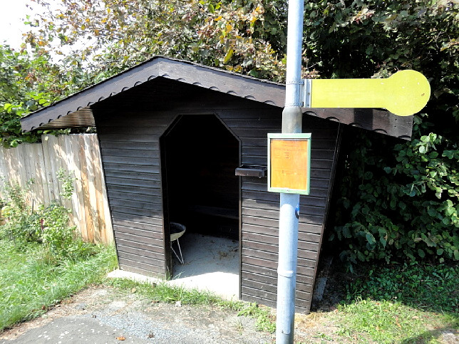 Tobaj, Busstation am Jackelberg