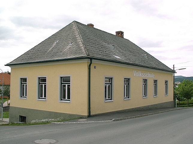 Unterkohlsttten, Volksschule