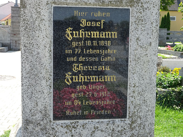 Weiden am See, Friedhofskreuz